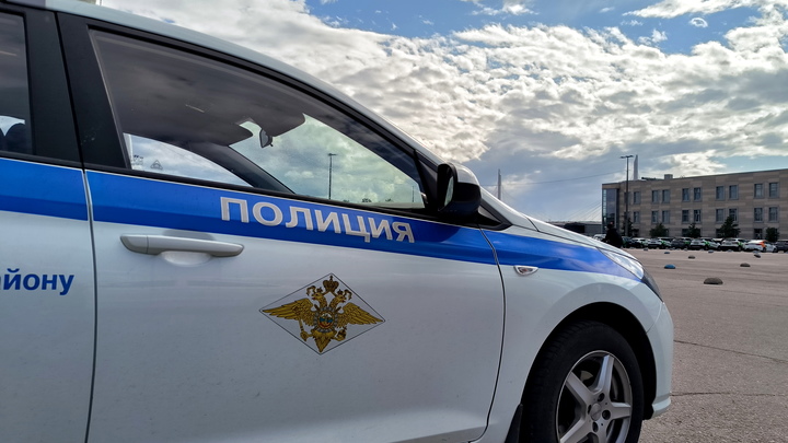 В Санкт-Петербурге неизвестный устроил взрыв в отделении банка: Стали известны подробности