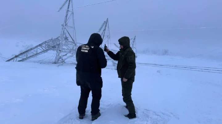 Двух рухнувшим под Мурманском опорам ЛЭП было по 60 лет
