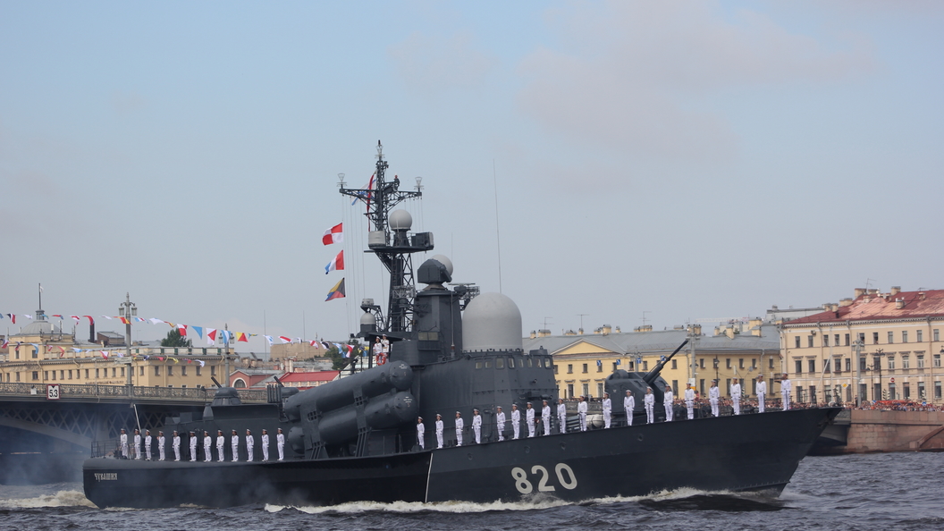 Пусть мир знает: Шойгу намерен проводить военно-морской парад ежегодно Пусть мир знает: Шойгу намерен проводить военно-морской парад ежегодно