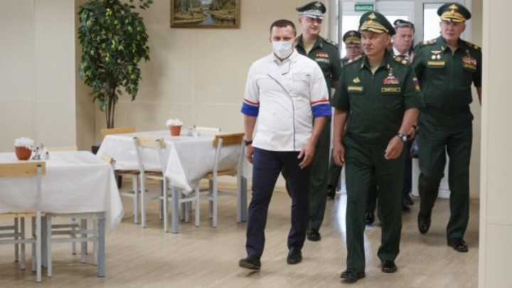 Министр обороны России Шойгу упрекнул донского губернатора в отсутствии баранок у солдат