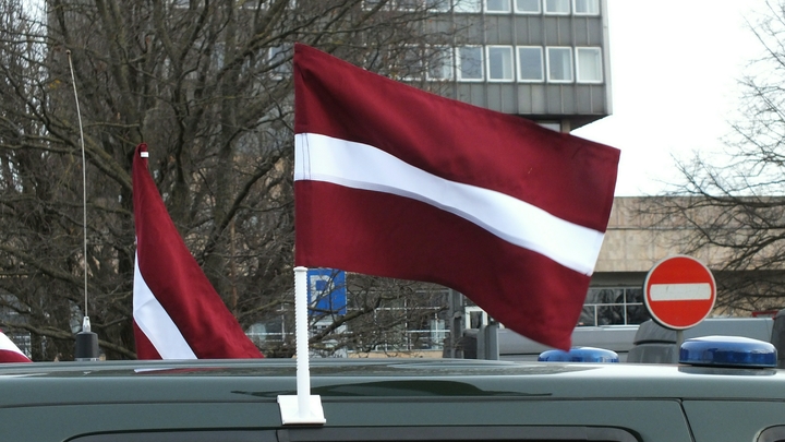 Латвия запретила День Победы. Политэмигрант молчать не стал: Страна-бомба