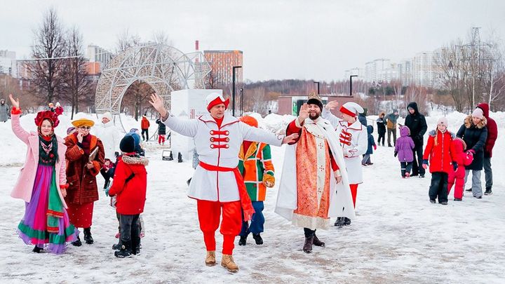 Придумать журнал, провести репортаж и смастерить игрушку: Что ждёт посетителей парков Москвы в первые зимние выходные