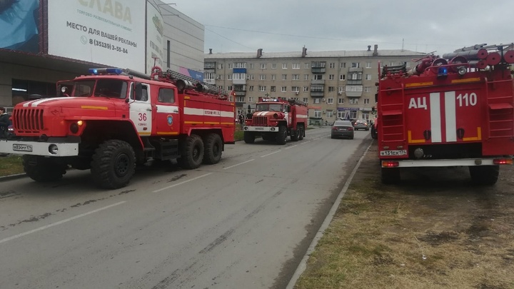 В Челябинской области из крупного торгового центра эвакуировали 150 человек