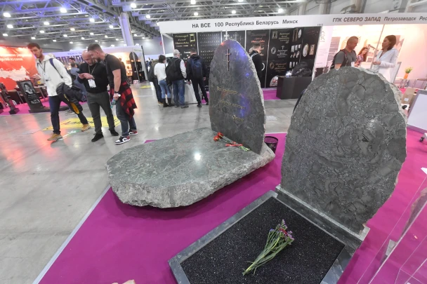 В Нижнем Тагиле выдали учителям сертификаты на надгробия как дополнительную меру поддержки