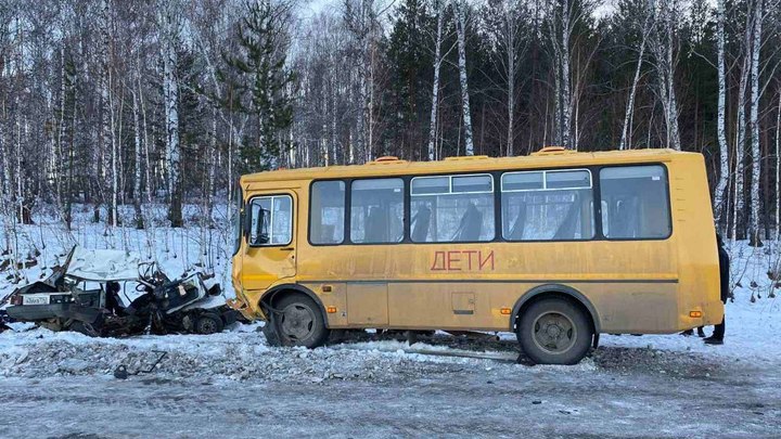 В школьном автобусе после ДТП с легковым авто в Челябинской области пострадал ребёнок