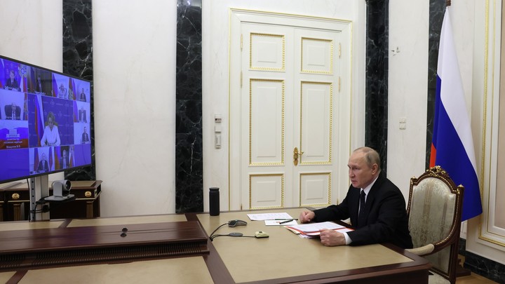 Загадочный предмет на столе у Путина: Тина Канделаки приблизила к разгадке