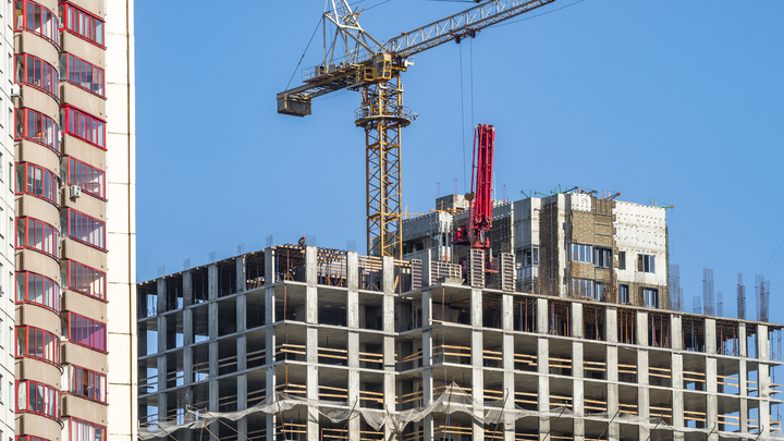 Остались без денег и квартир: В Краснодаре застройщики обманули 349 человек на 190 млн рублей