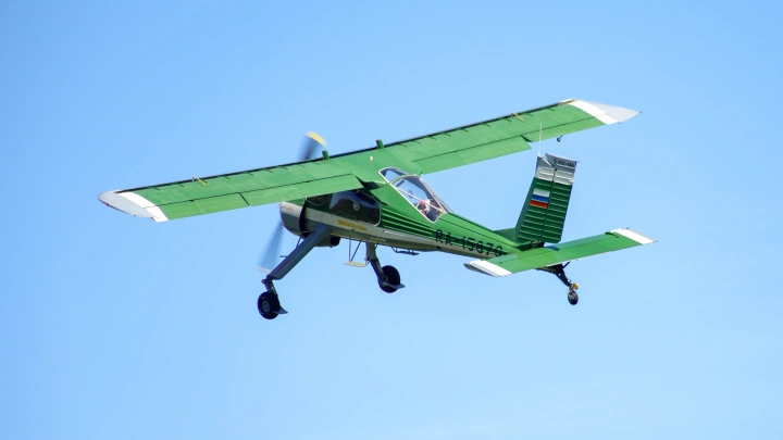 Легкомоторный самолет совершил аварийную посадку в Подмосковье