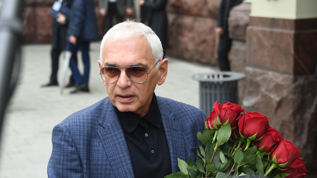 Куда делся шахназаров из программы здравствуйте