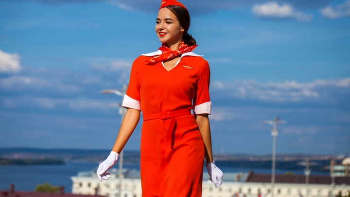 Как отблагодарить стюардессу без чаевых? Бортпроводница авиакомпании Emirates раскрыла секрет