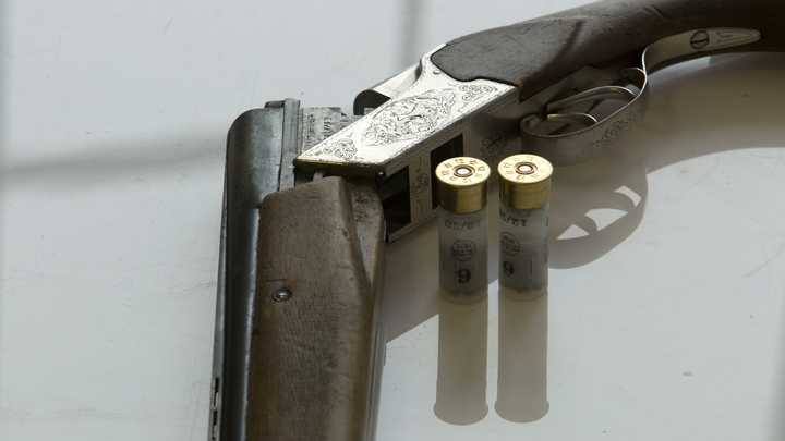 Житель Краснодара случайно выстрелил себе в грудь из ружья и пошёл по делам