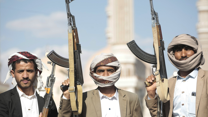 Дикари с калашом в шлёпанцах напугали американцев. У хуситов нашли опасное оружие