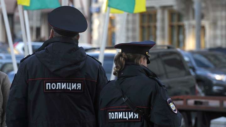 Полицейский патруль применил силу при задержании дебошира в Екатеринбурге