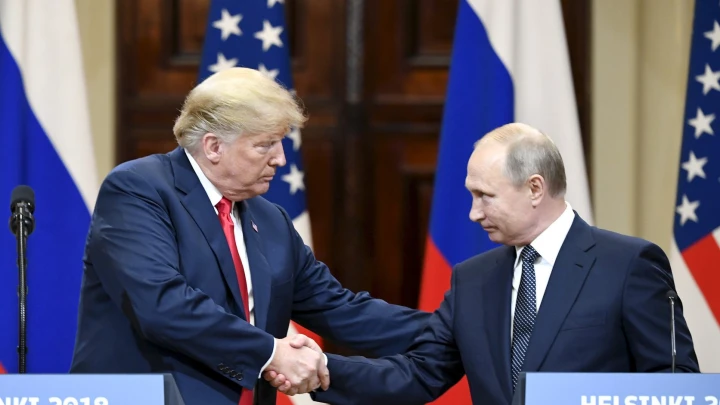 Трамп объяснил, почему первым позвонил Путину, а не Зеленскому