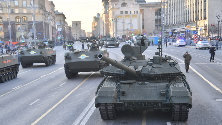 Минобороны показало, как танки Т-90М Прорыв уничтожают живую силу ВСУ