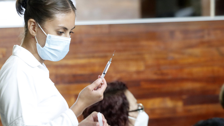 Pfizer назвали эффективной против семи штаммов коронавируса