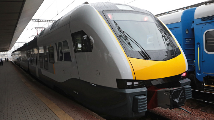 Журналист столкнулся с тремя невозможно в новейшем украинском поезде