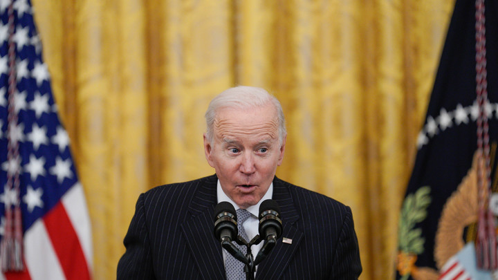 Журналистка распознала в трогательном видео с Байденом дурной знак: Совсем плох