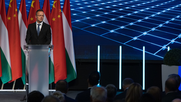 В венгерском МИД заявили о принуждении ЕП к войне с Россией