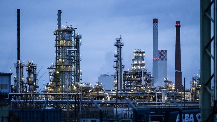 Евросоюз сделал выпад против Дружбы: Поставки нефти хотят приостановить