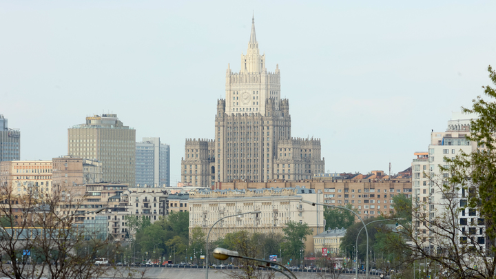 МИД России о захвате школы в Варшаве - реакция будет жесткой