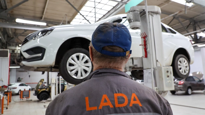 Кто мешает? Байден?: Подоляка попытался отрезвить зарвавшийся отечественный автопром