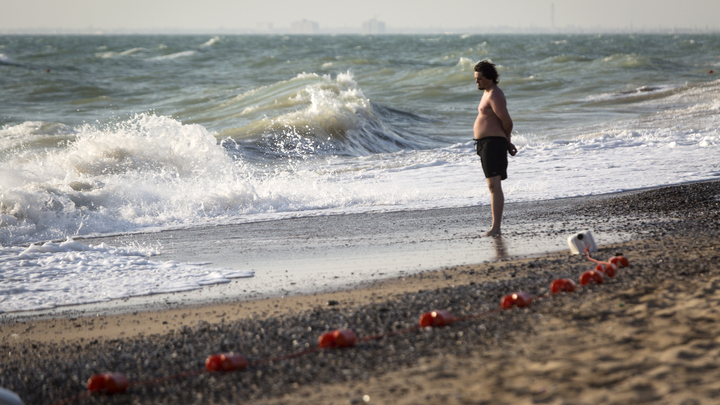 Эксперт рассказал, когда вода на курортах Кубани очистится после подтоплений