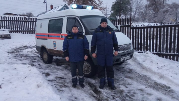 В Гороховецком районе спасатели вытащили из-под льда утопающего рыбака