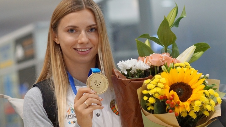 Легкоатлетка Тимановская прилетела в Варшаву, завтра её выгонят из рядов МВД