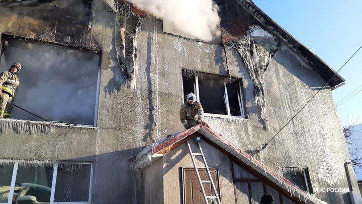 В МЧС рассказали подробности пожара в жилом доме в Уфе