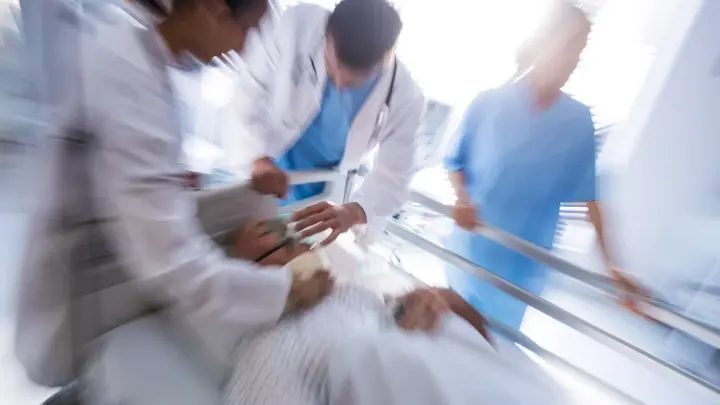 Клавишник МакSим и Ленинграда Дмитрий Иванов впал в кому. Что известно