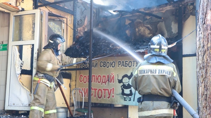 В Курганской области на трассе Иртыш вспыхнуло придорожное кафе