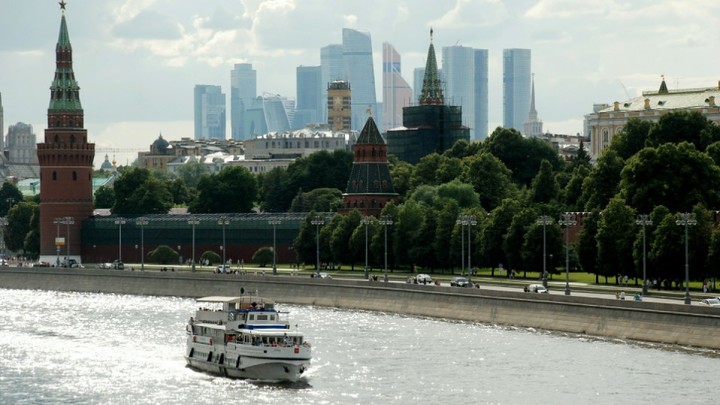 Би-би-си сообщила о запрете смены пола в России. Народ восстал, но не так
