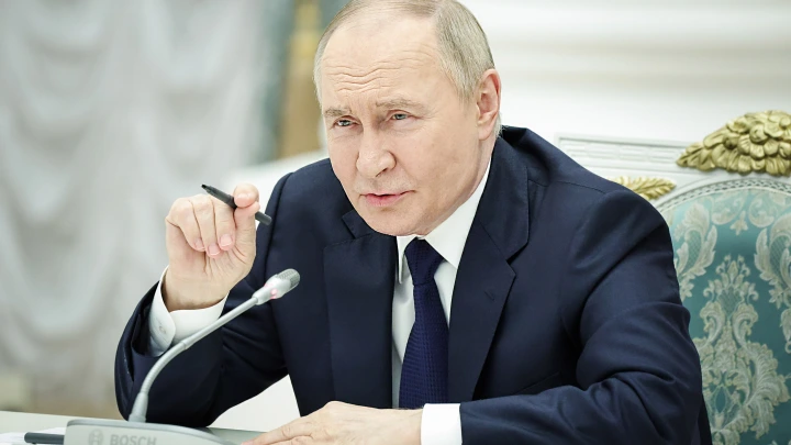 Чувствовать себя киборгом не очень приятно - Путин