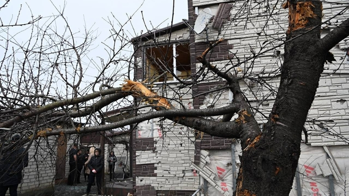 Гладков: В Белгороде в административное здание врезался БПЛА