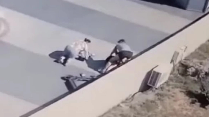 На набережной двое мужчин на электросамокате сбили женщину