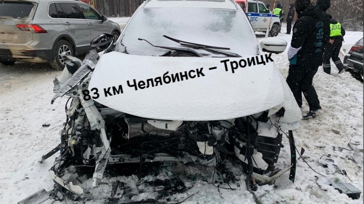 Под Челябинском в ДТП женщину выкинуло из автомобиля под колёса иномарки