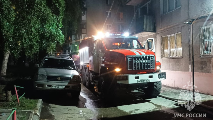 В Новосибирске женщина пострадала во время пожара в девятиэтажке
