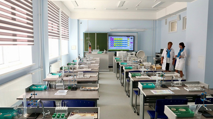 В новой школе №69 в Краснодаре открыли класс робототехники и зал для самбо