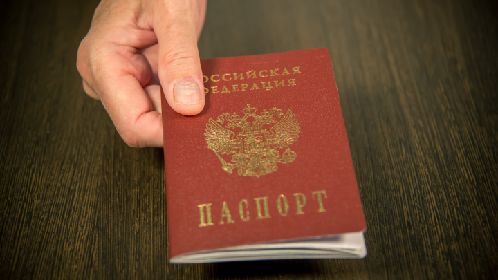 Денег не положено: мать погибшего бойца СВО не может получить выплаты из-за паспорта