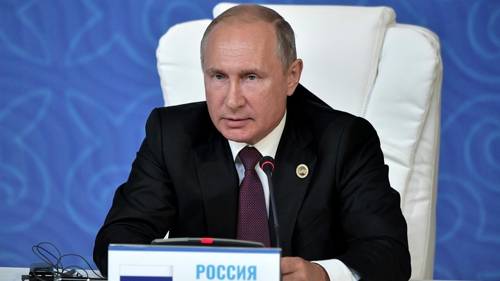 Путин устроил разнос чиновникам за ситуацию с лекарствами