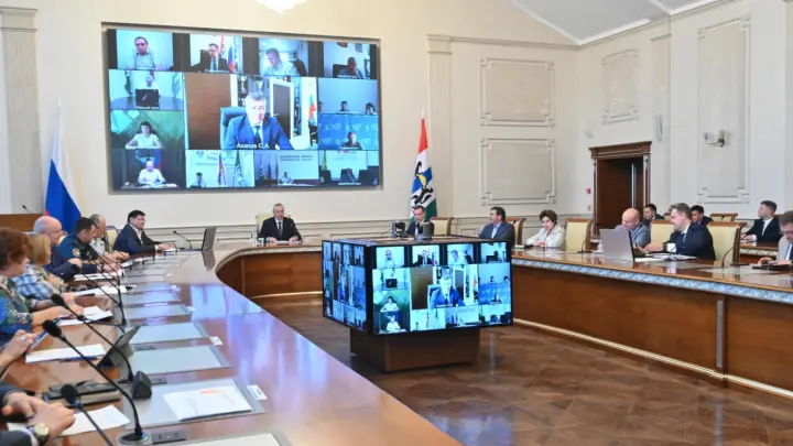 В Новосибирской области налажено приоритетное обеспечение топливом транспорта, доставляющего продукты
