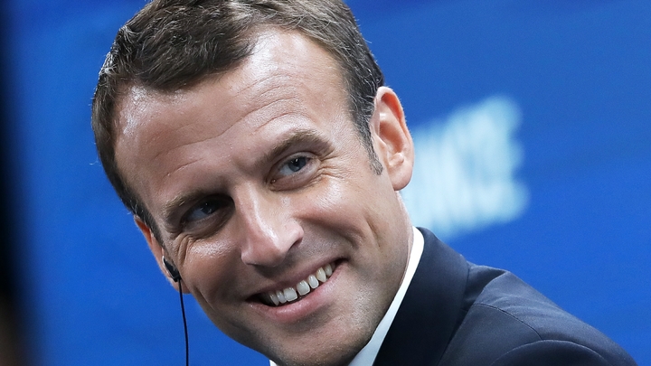 Макрон лишит званий генералов за письмо об угрозе конфликта во Франции - Le Parisien