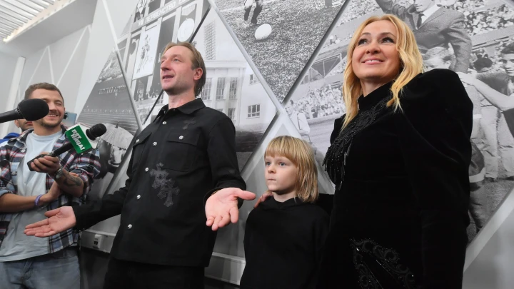 Гном Гномыч заработал на квартиру на Патриках, но за чей счёт? Рудковская похвасталась успехами сына и нарвалась на критику