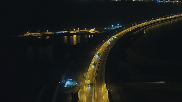 Машины по Крымскому мосту будут пропускать колоннами