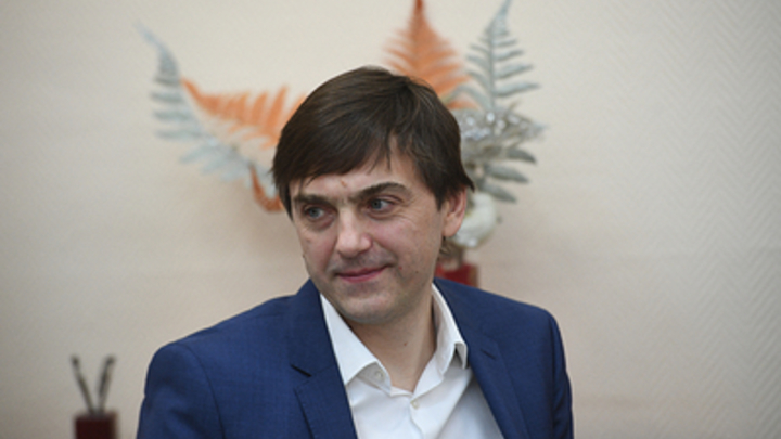 По какому поводу в Ростов прилетел министр просвещения России Сергей Кравцов