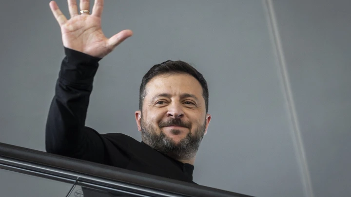 Зеленский решил опять продлить военное положение. Уже в 16-й раз