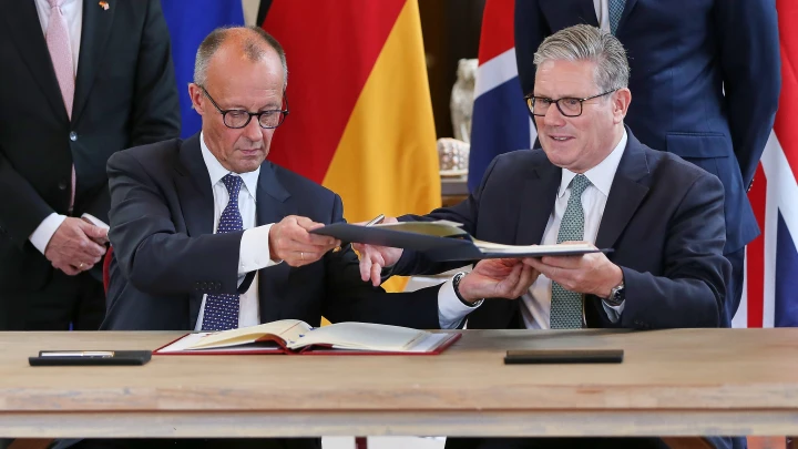 Против кого дружить будем, девочки? Мерц и Стармер подписали исторический договор