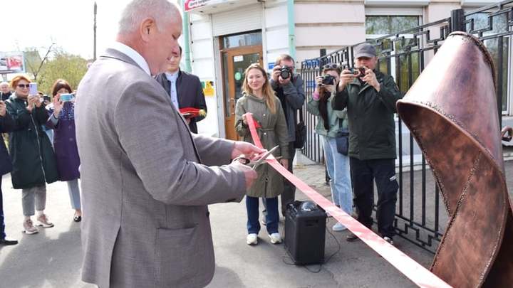 В забайкальской столице появилась новая стела, выкованная из меди