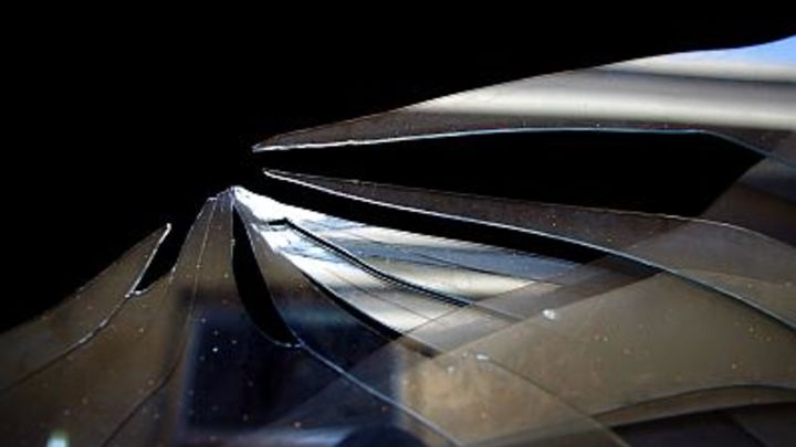 Балицкий осмотрел место взрыва у телерадиокомпании в Мелитополе